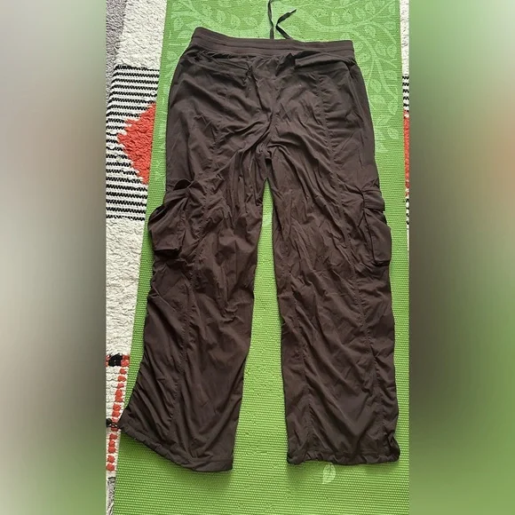 Lululemon Dance Studio Mid Rise cargo pants size L - Picture 5 of 9
